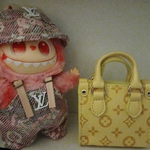 🛍LABUBU MINATURE FASHION BAG        BRAND NEW - Picture 1 of 6